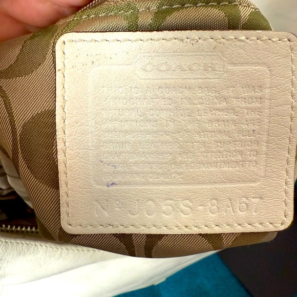 Coach 2005 Leather Hamptons Hobo Shoulder Bag in Bone, VGUC For Age Minor Flaws - Picture 7 of 11